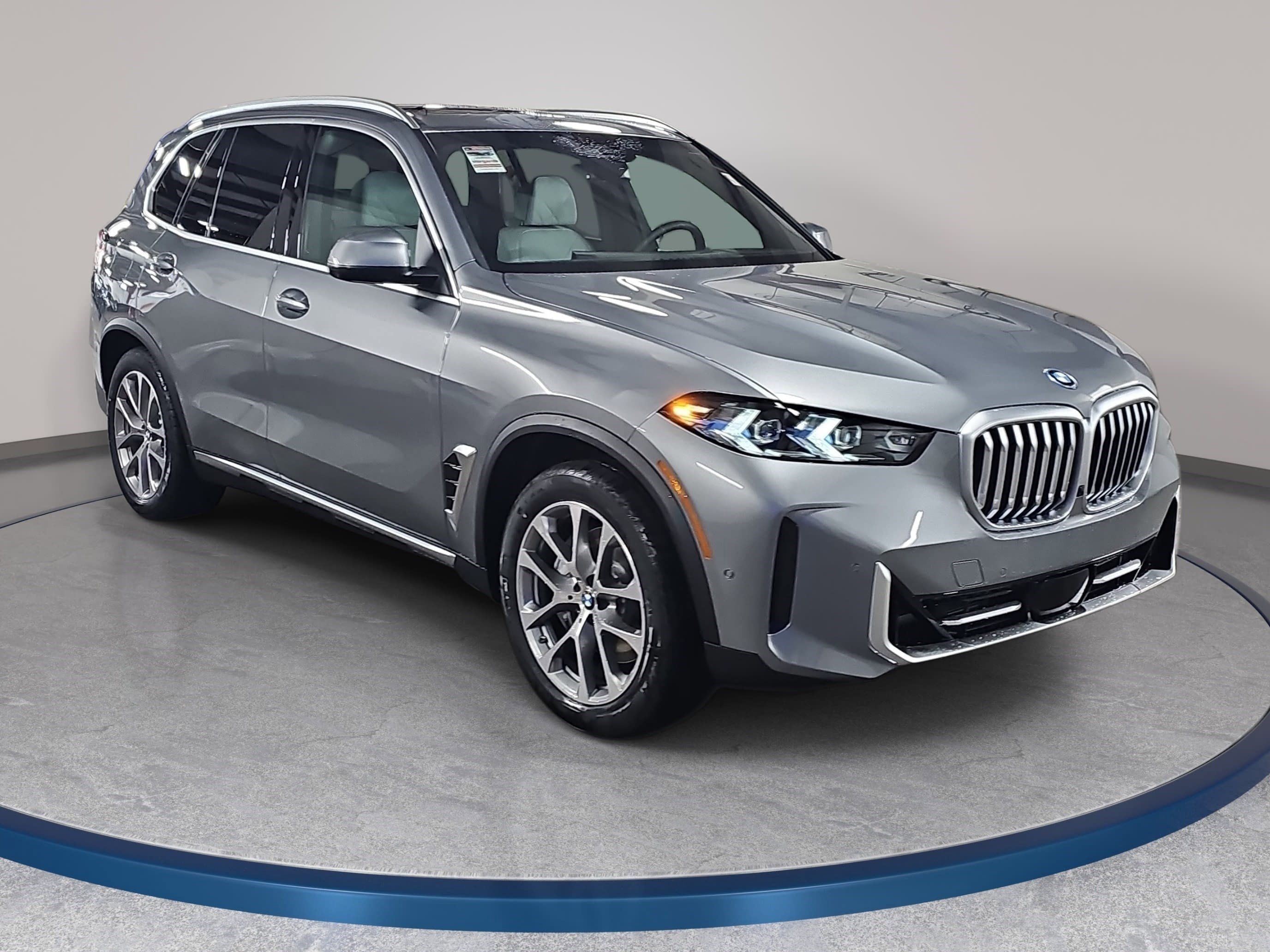 New 2026 BMW X5 xDrive50e w/ Climate Comfort Package AWD/4WD image 3