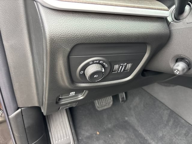 New 2027 Jeep Grand Cherokee Limited AWD/4WD image 17