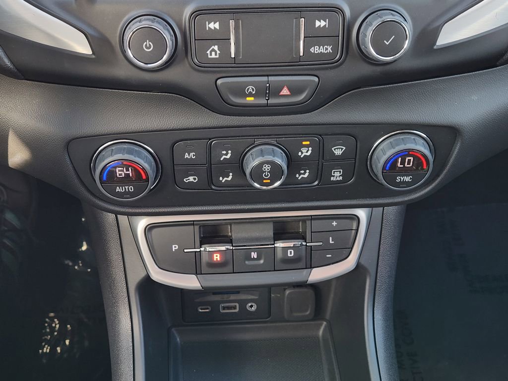 Used 2024 GMC Terrain SLT image 20