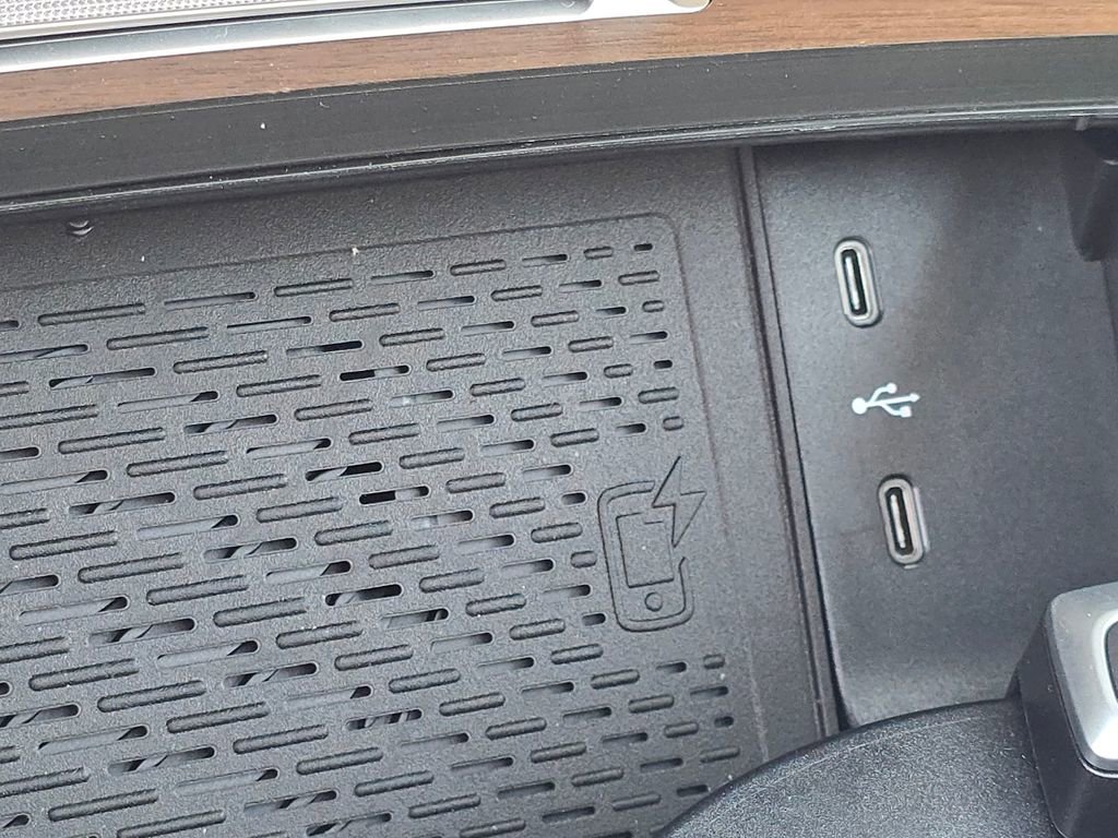 Used 2026 Mercedes-Benz GLS 450 4MATIC image 32