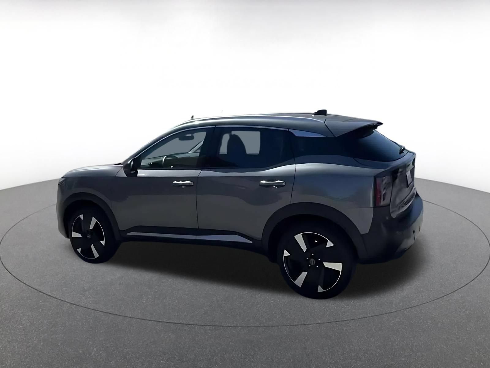 Used 2026 Nissan Kicks SR AWD/4WD image 10