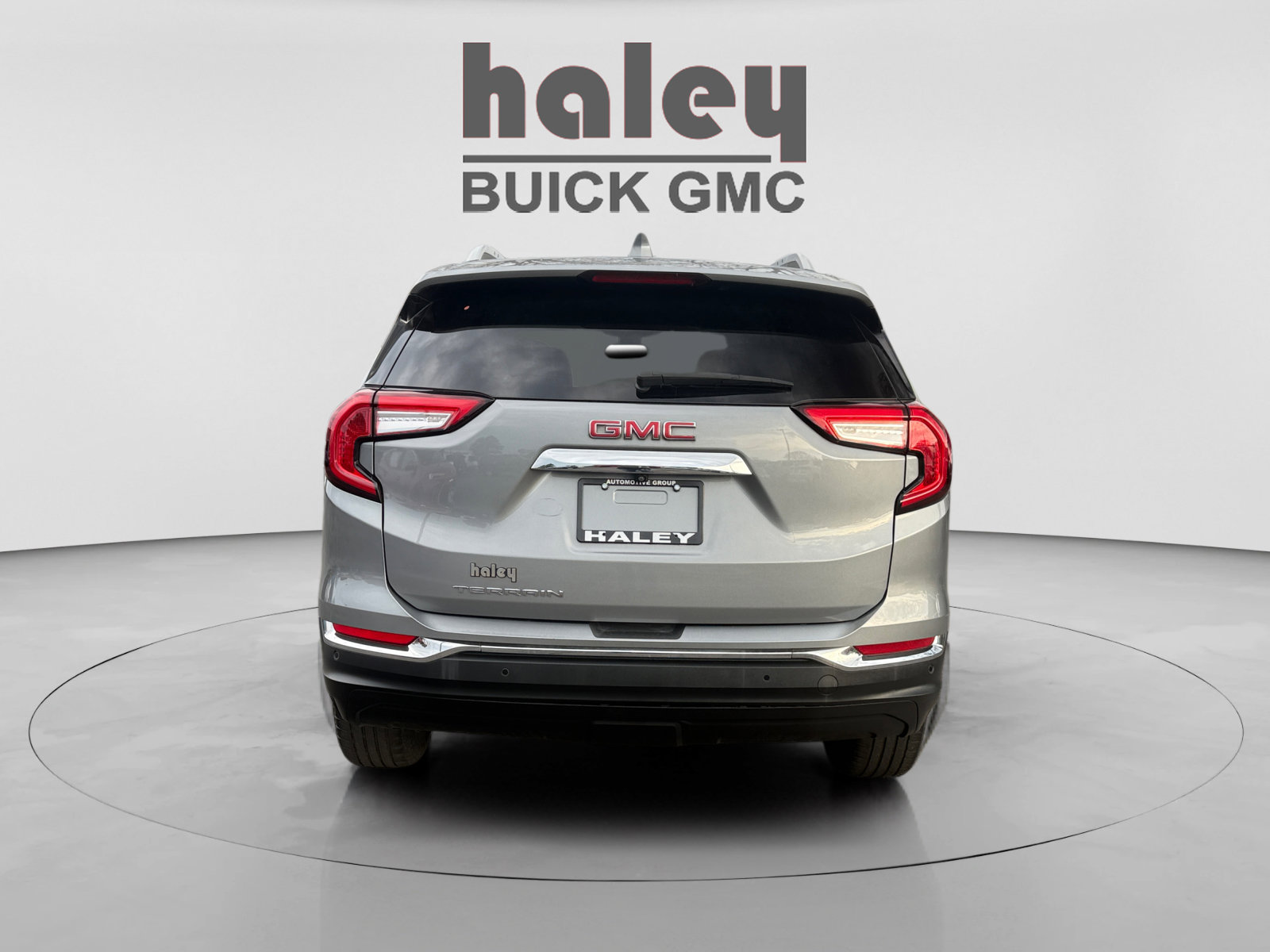 Used 2023 GMC Terrain SLT w/ LPO, Floor Liner Package image 4