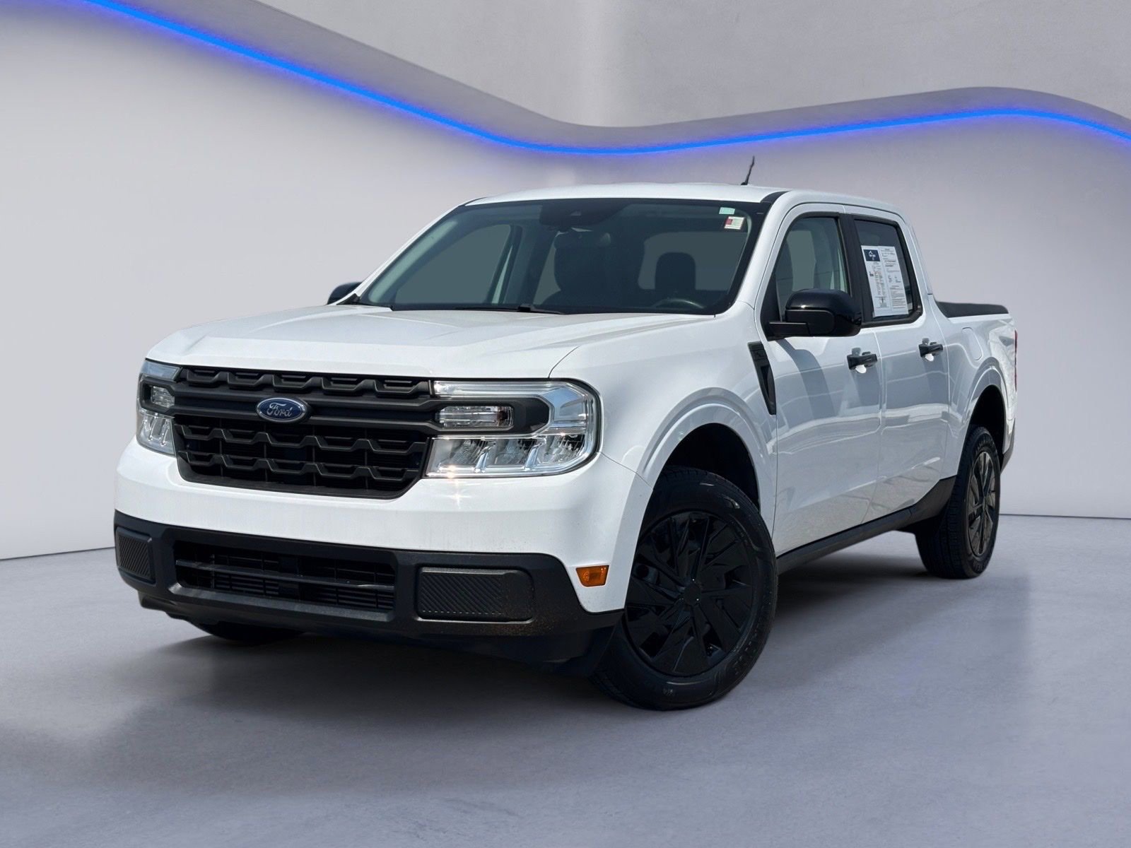 Used 2022 Ford Maverick XL image 2