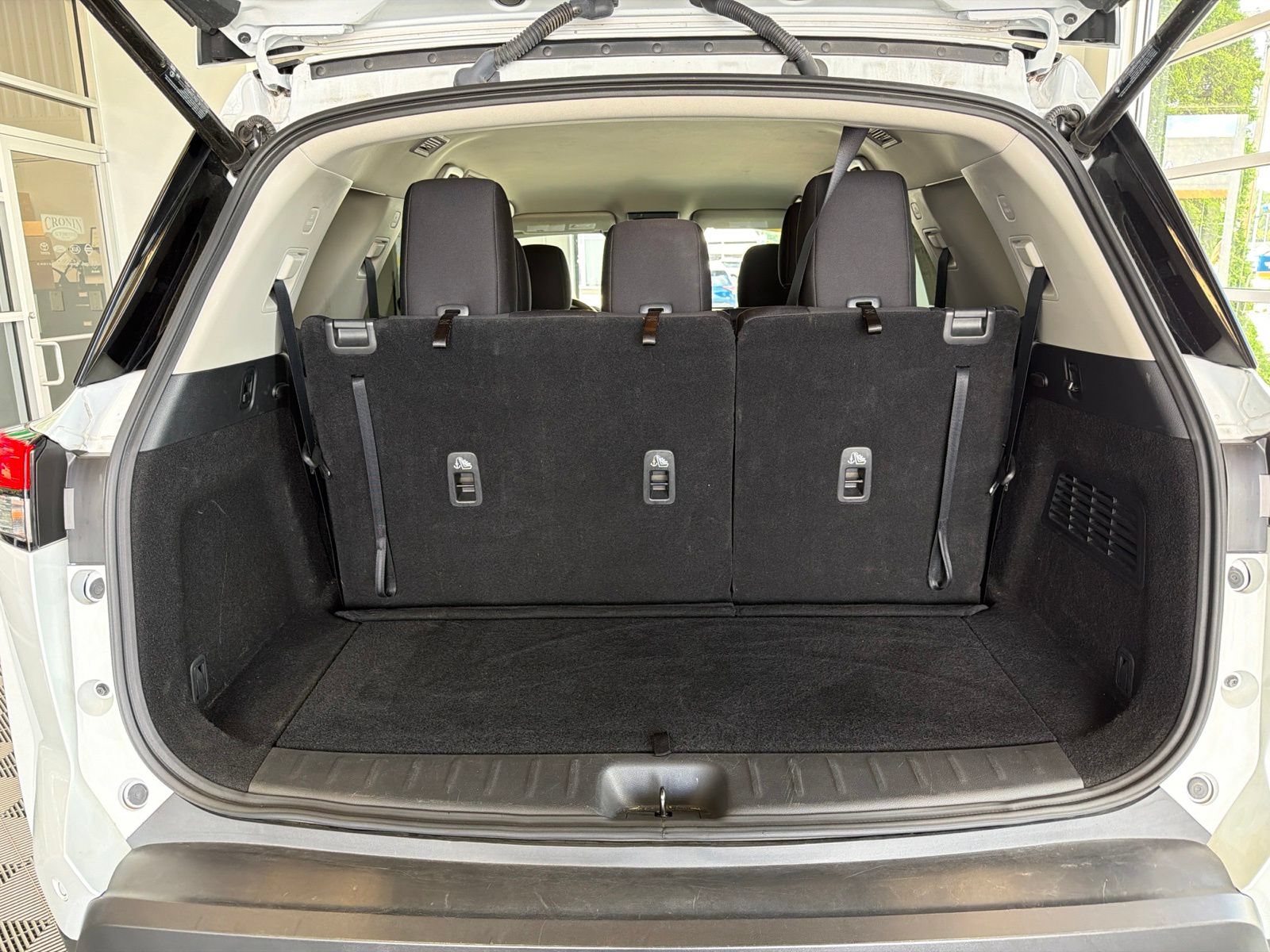 Used 2025 Nissan Pathfinder SV AWD/4WD image 11