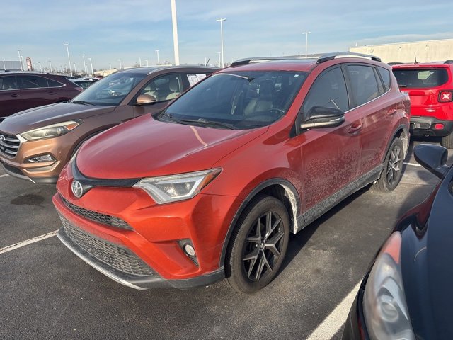 Used 2016 Toyota RAV4 SE image 3