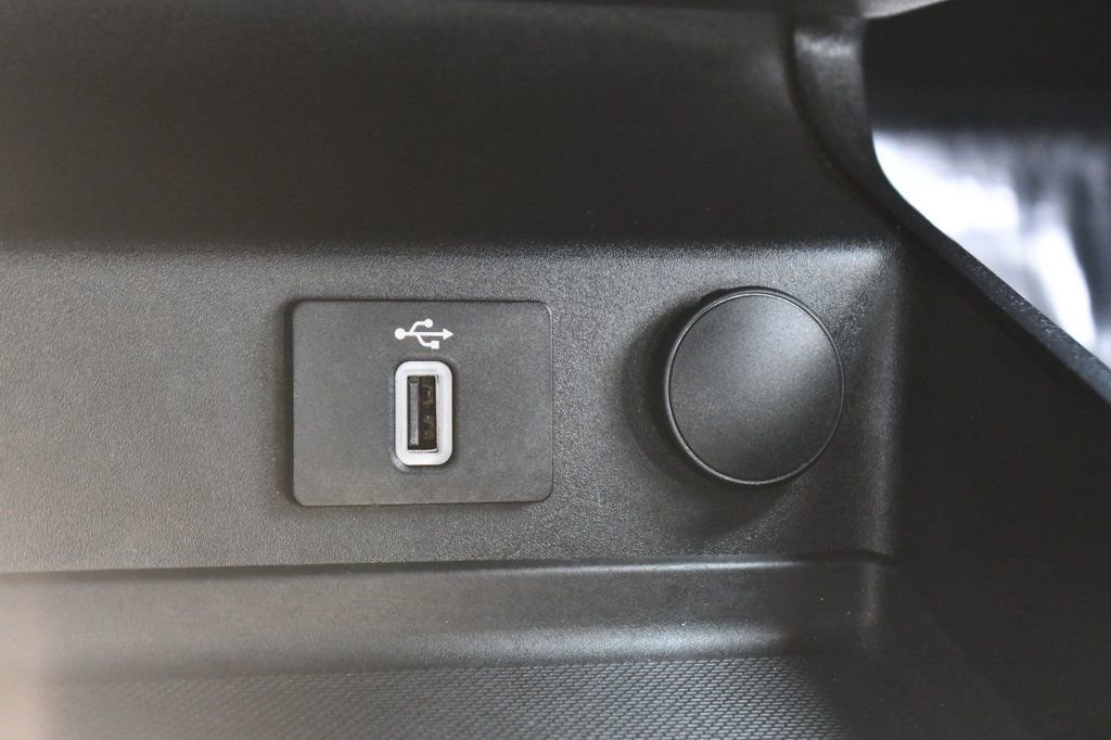 Used 2017 Ford Fusion Energi SE image 28