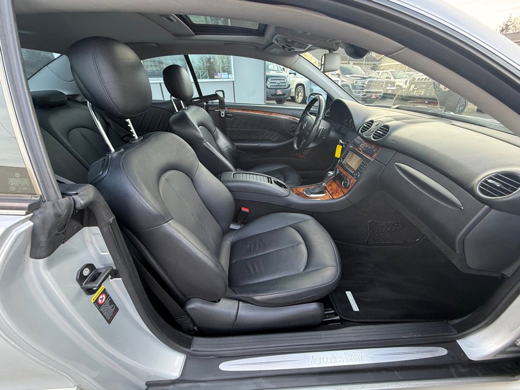 Used 2009 Mercedes-Benz CLK 550 Coupe w/ Premium I Pkg image 19
