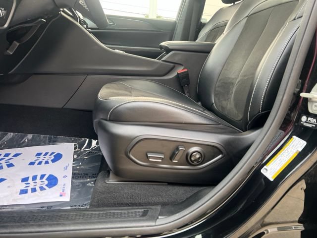 Certified 2023 Jeep Grand Cherokee L Altitude AWD/4WD image 22