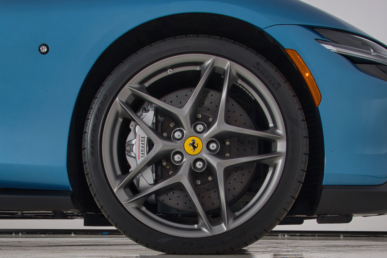 Certified 2025 Ferrari Roma Spider RWD image 22