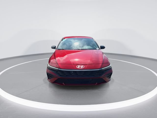 Used 2025 Hyundai Elantra SEL FWD image 3