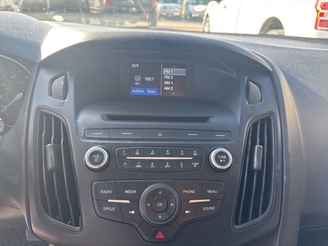 Used 2015 Ford Focus SE image 12