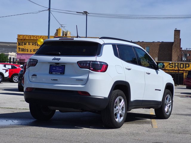 Used 2024 Jeep Compass Latitude AWD/4WD image 4