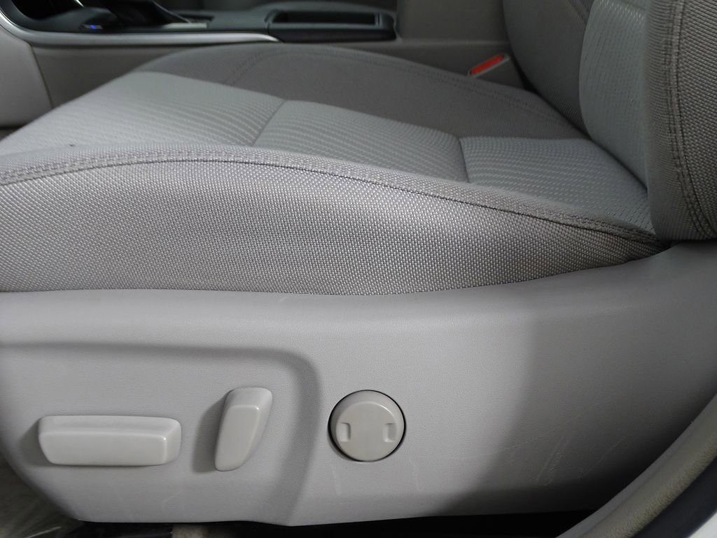 Used 2017 Toyota Camry LE image 23