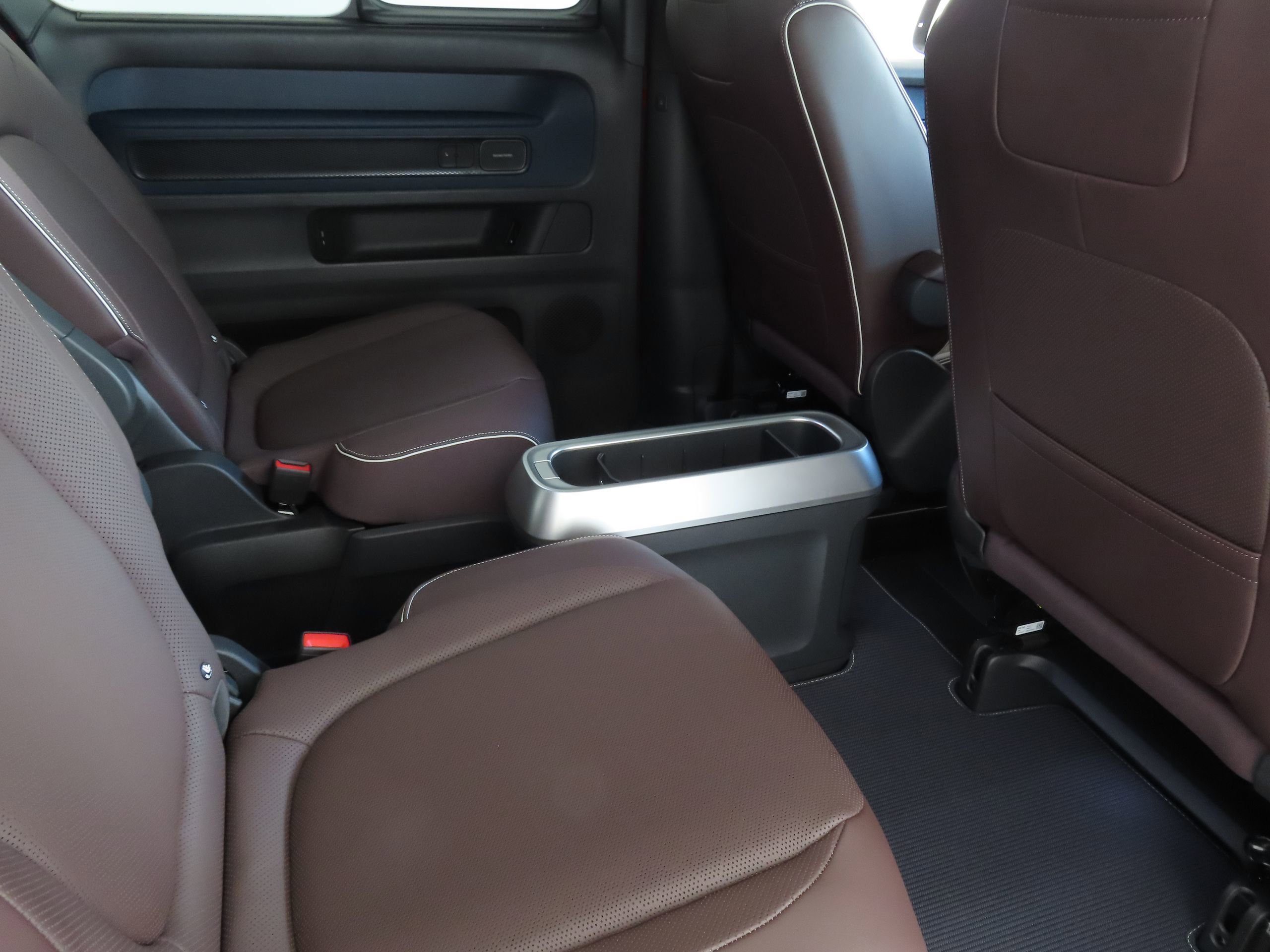 New 2025 Volkswagen ID. Buzz Pro S Plus image 31