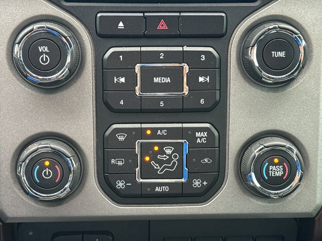 Used 2015 Ford F250 Lariat w/ Chrome Package AWD/4WD image 45