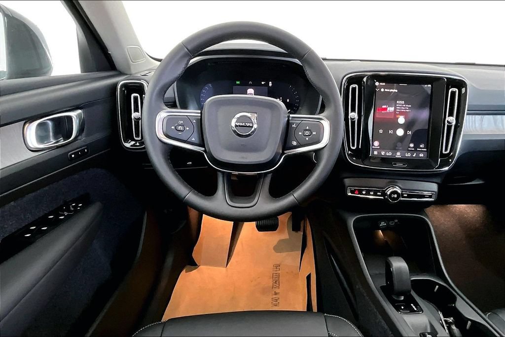 New 2026 Volvo XC40 B5 Core w/ Protection Package Premier AWD/4WD image 11