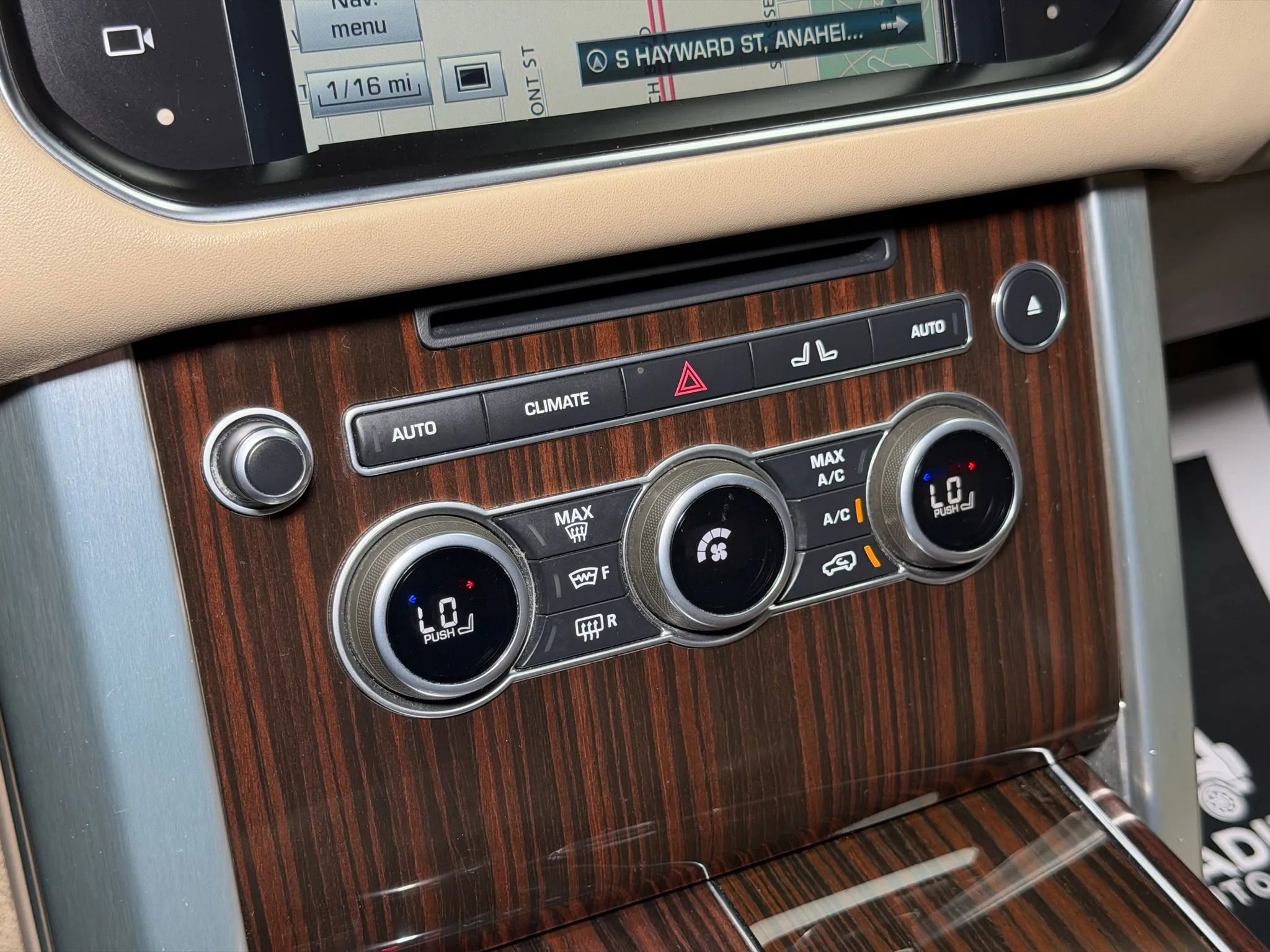 Used 2016 Land Rover Range Rover HSE image 53