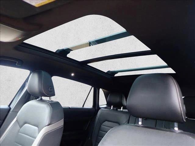 Used 2020 Volkswagen Atlas Cross Sport SEL Premium R-Line image 16