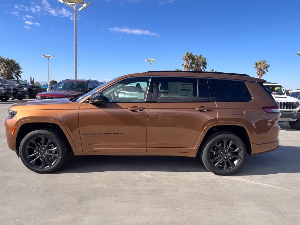 New 2026 Jeep Grand Cherokee L Limited AWD/4WD image 4