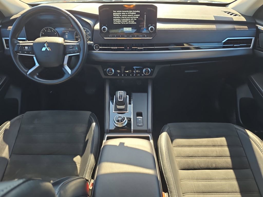 Used 2024 Mitsubishi Outlander SE image 13