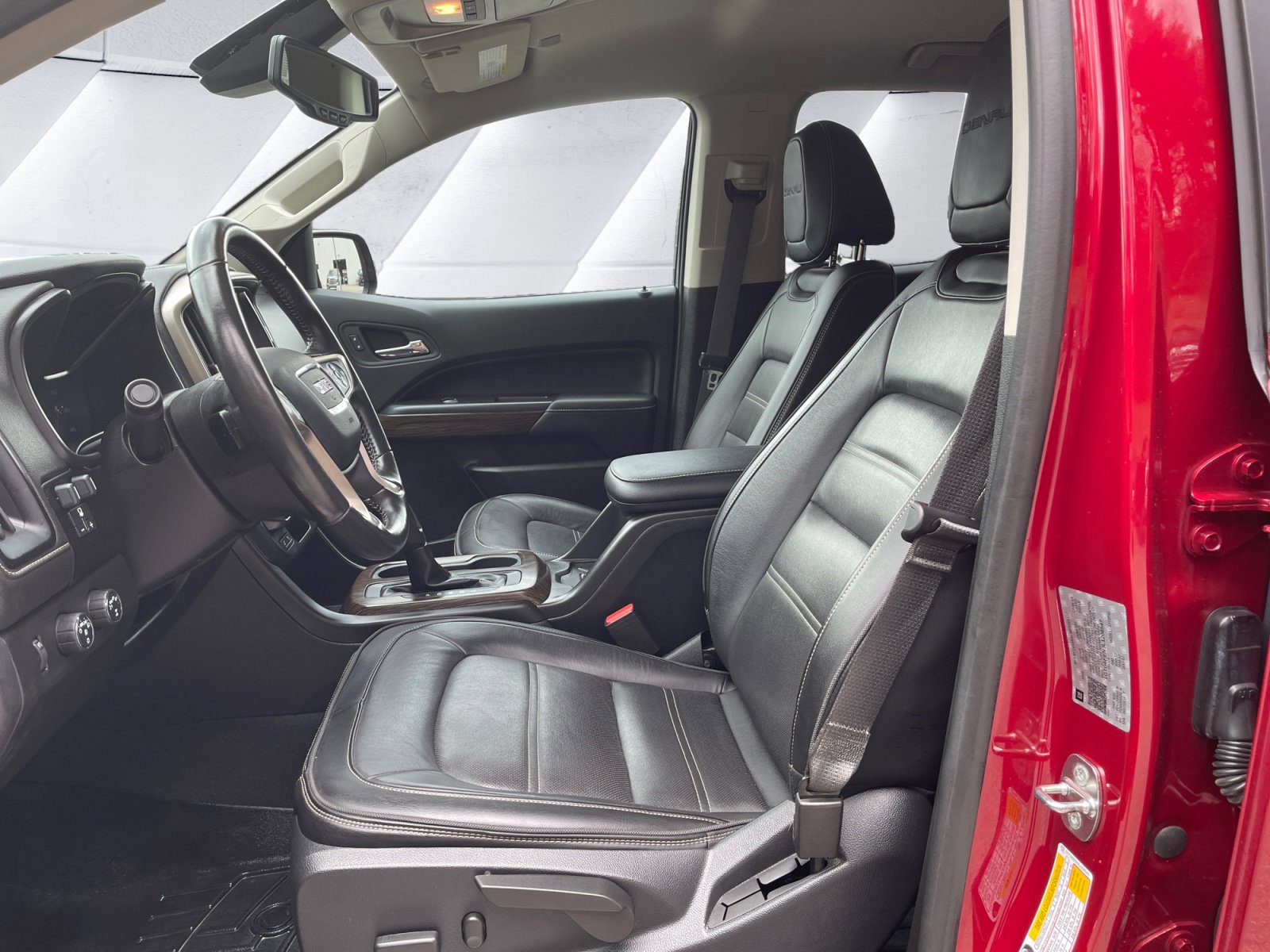 Used 2020 GMC Canyon Denali image 10