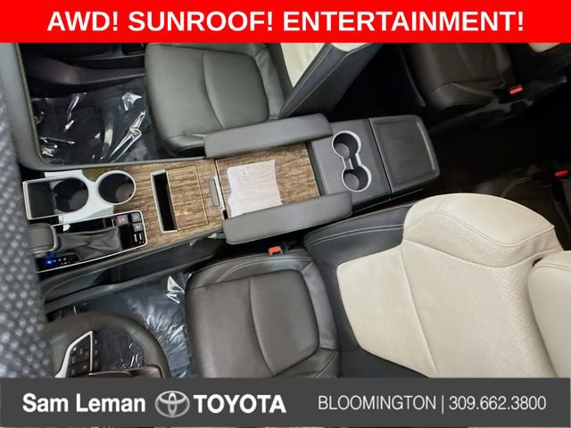 Used 2025 Toyota Sienna Platinum image 23