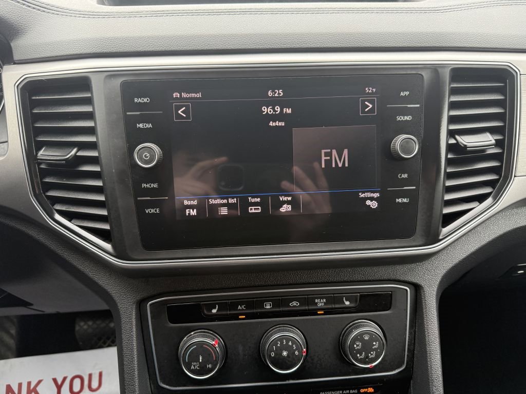 Used 2018 Volkswagen Atlas SE image 16