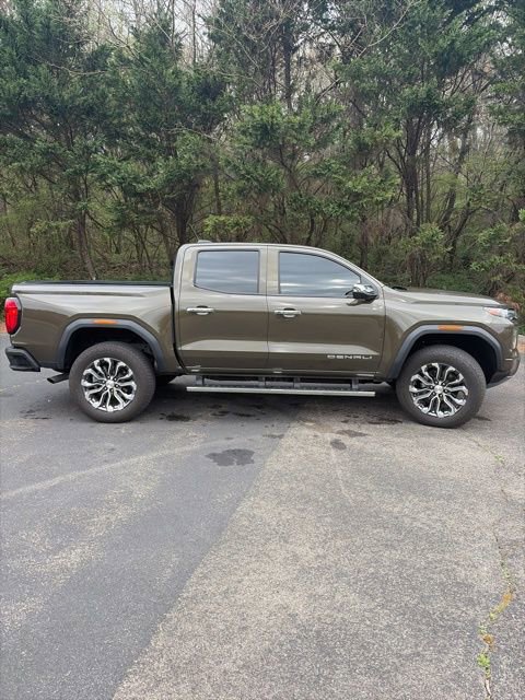 Used 2024 GMC Canyon Denali image 5