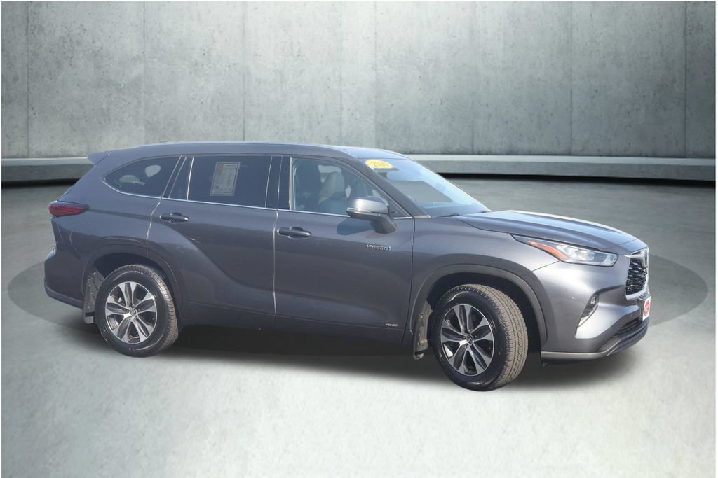 Used 2020 Toyota Highlander XLE AWD/4WD image 14