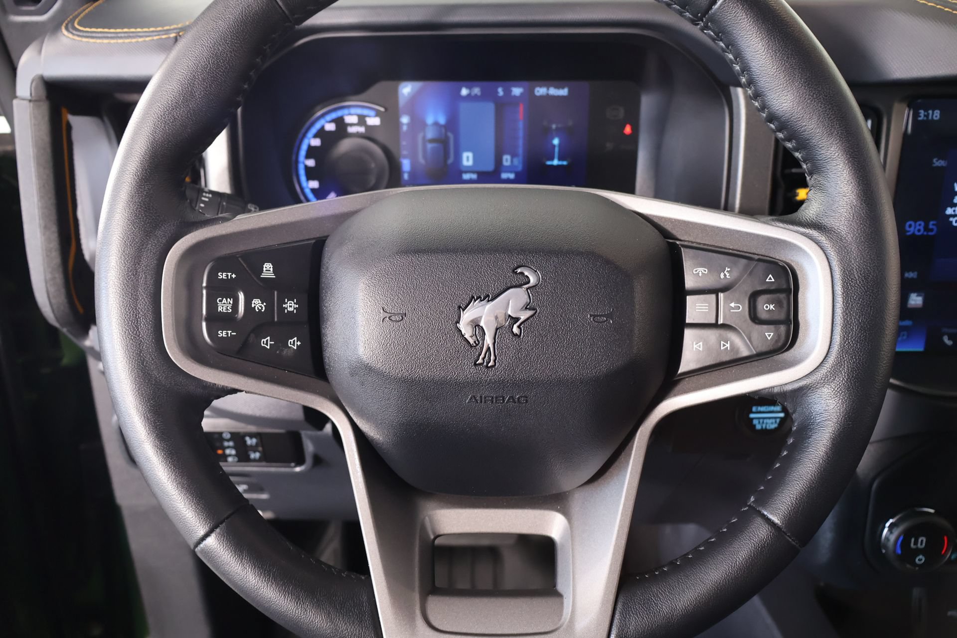 Used 2024 Ford Bronco Badlands AWD/4WD image 3