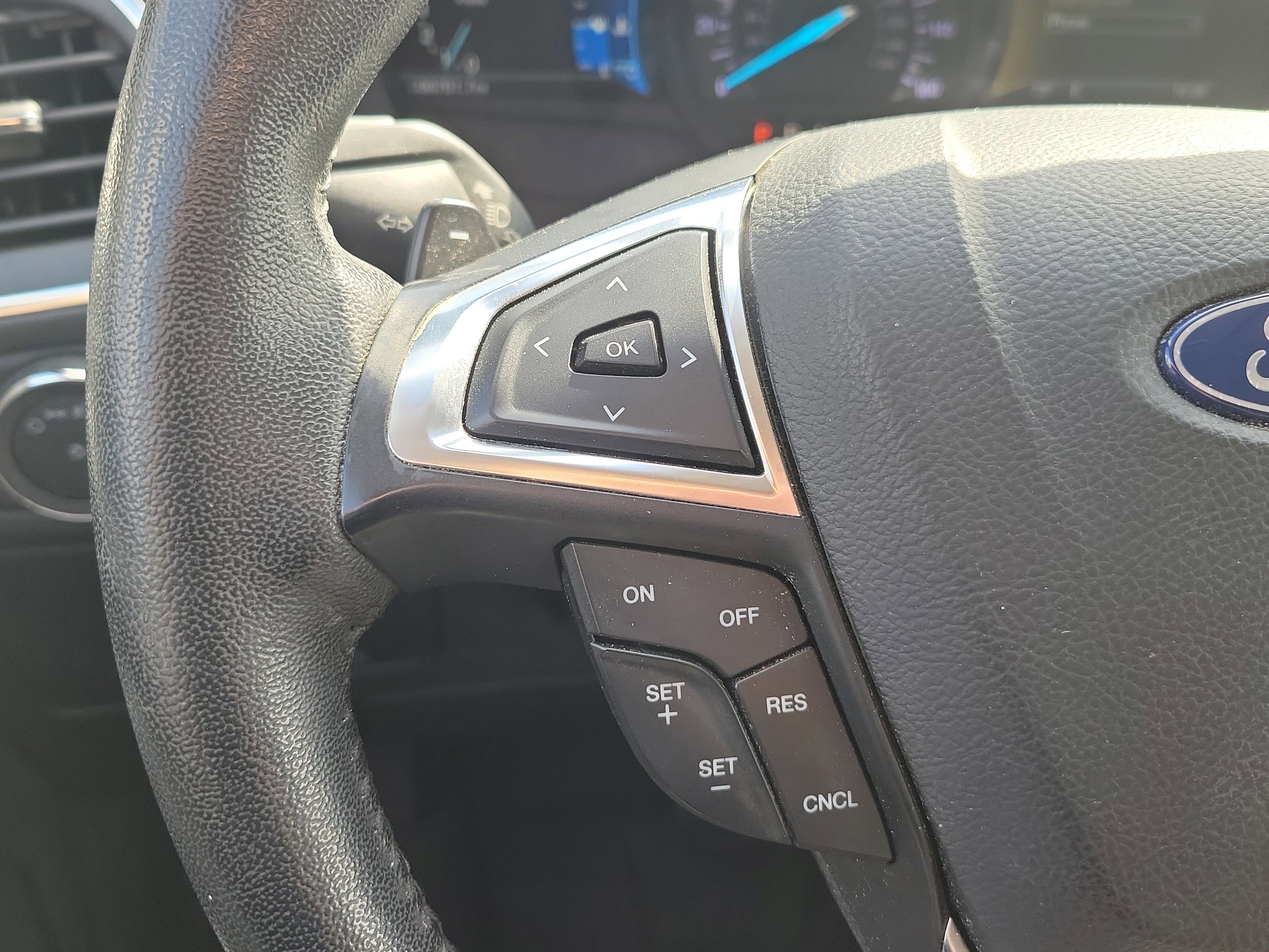 Used 2018 Ford Edge Titanium image 28