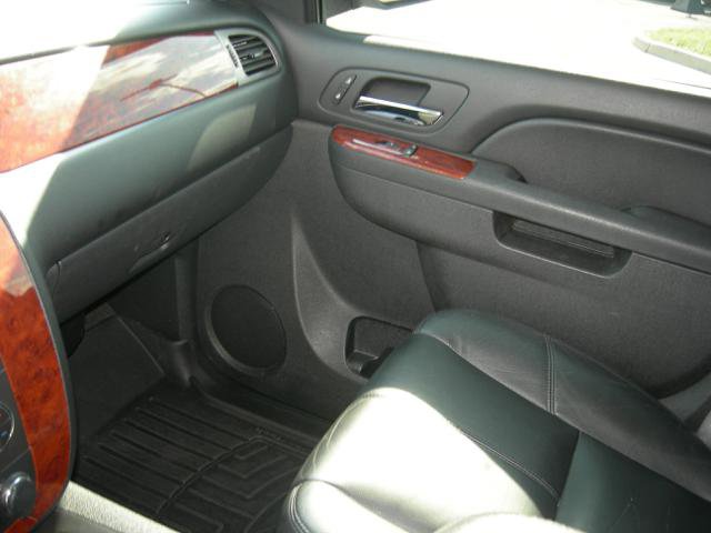 Used 2013 Chevrolet Tahoe LT AWD/4WD image 14