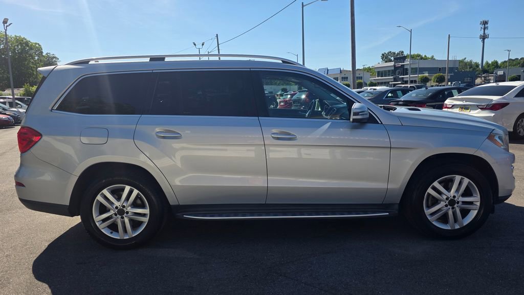 Used 2015 Mercedes-Benz GL 450 4MATIC image 4