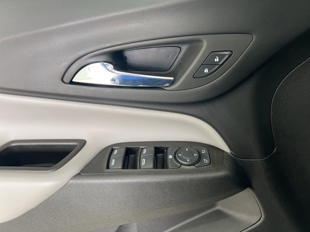 Used 2023 Chevrolet Equinox LS w/ LS Convenience Package FWD image 20