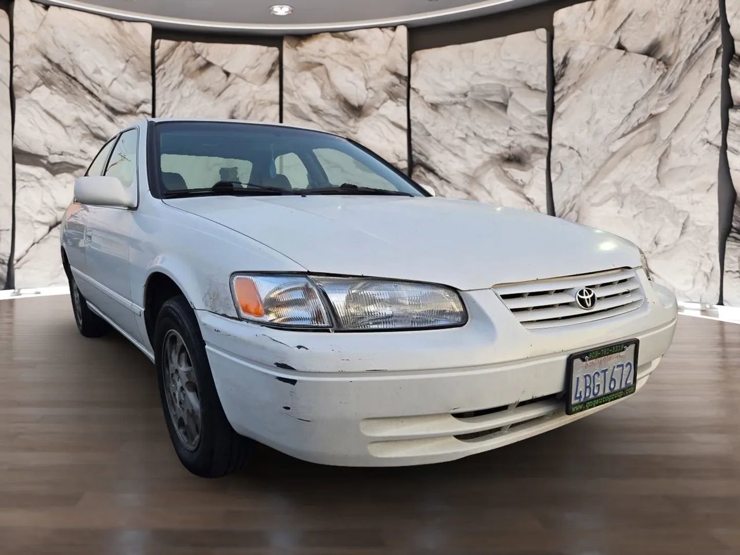 Used 1998 Toyota Camry XLE image 3