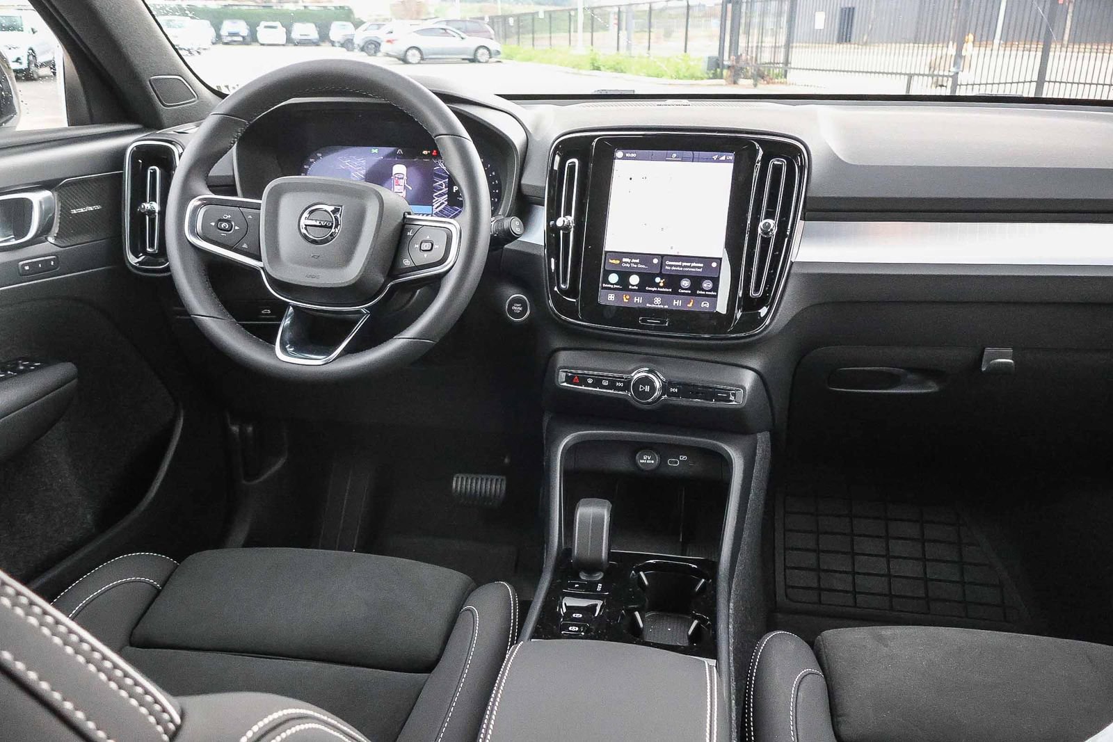 New 2026 Volvo XC40 B5 Ultra w/ Climate Package image 21