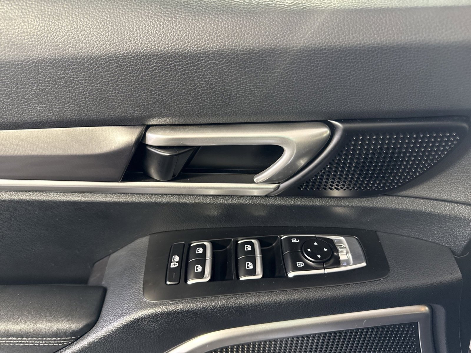 Used 2024 Kia Telluride LX image 15