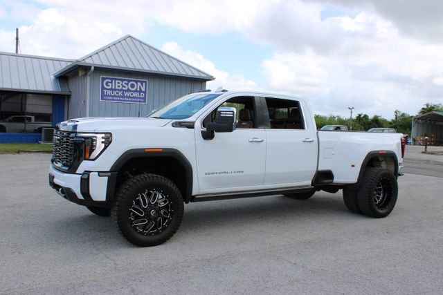Used 2024 GMC Sierra 3500 Denali Ultimate AWD/4WD image 5