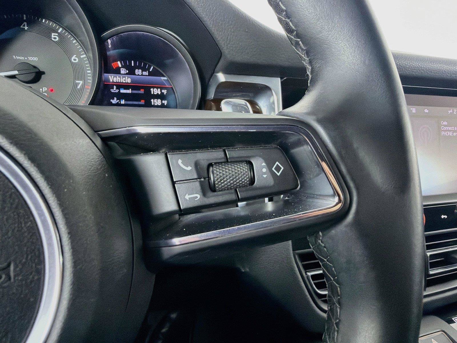 Certified 2022 Porsche Macan AWD/4WD image 13