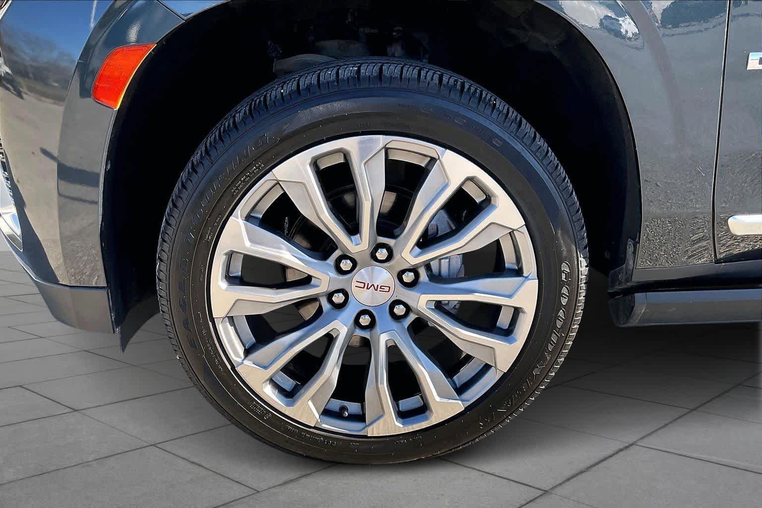 Certified 2021 GMC Yukon Denali w/ Denali Premium Package image 20