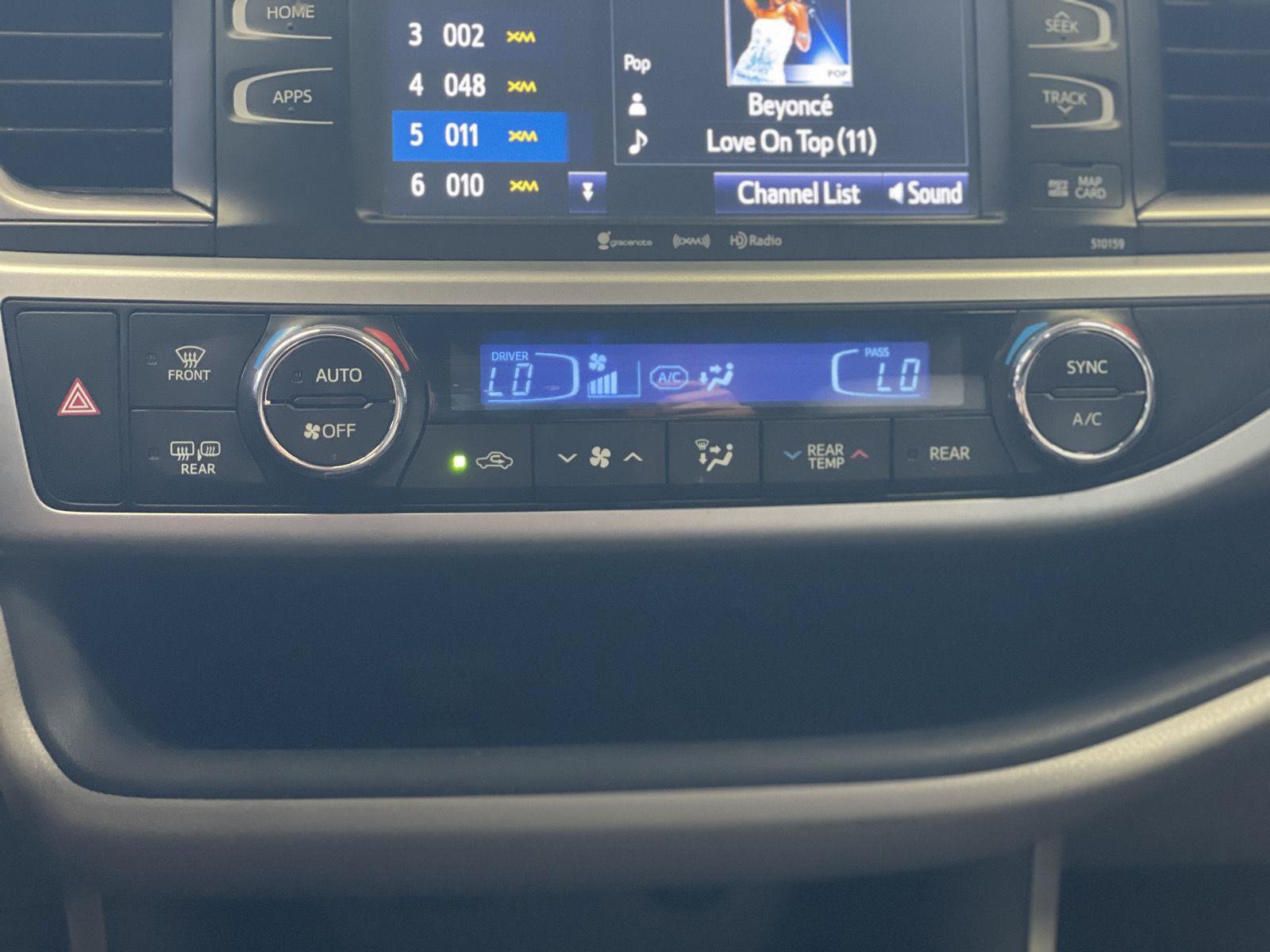 Used 2016 Toyota Highlander XLE AWD/4WD image 38