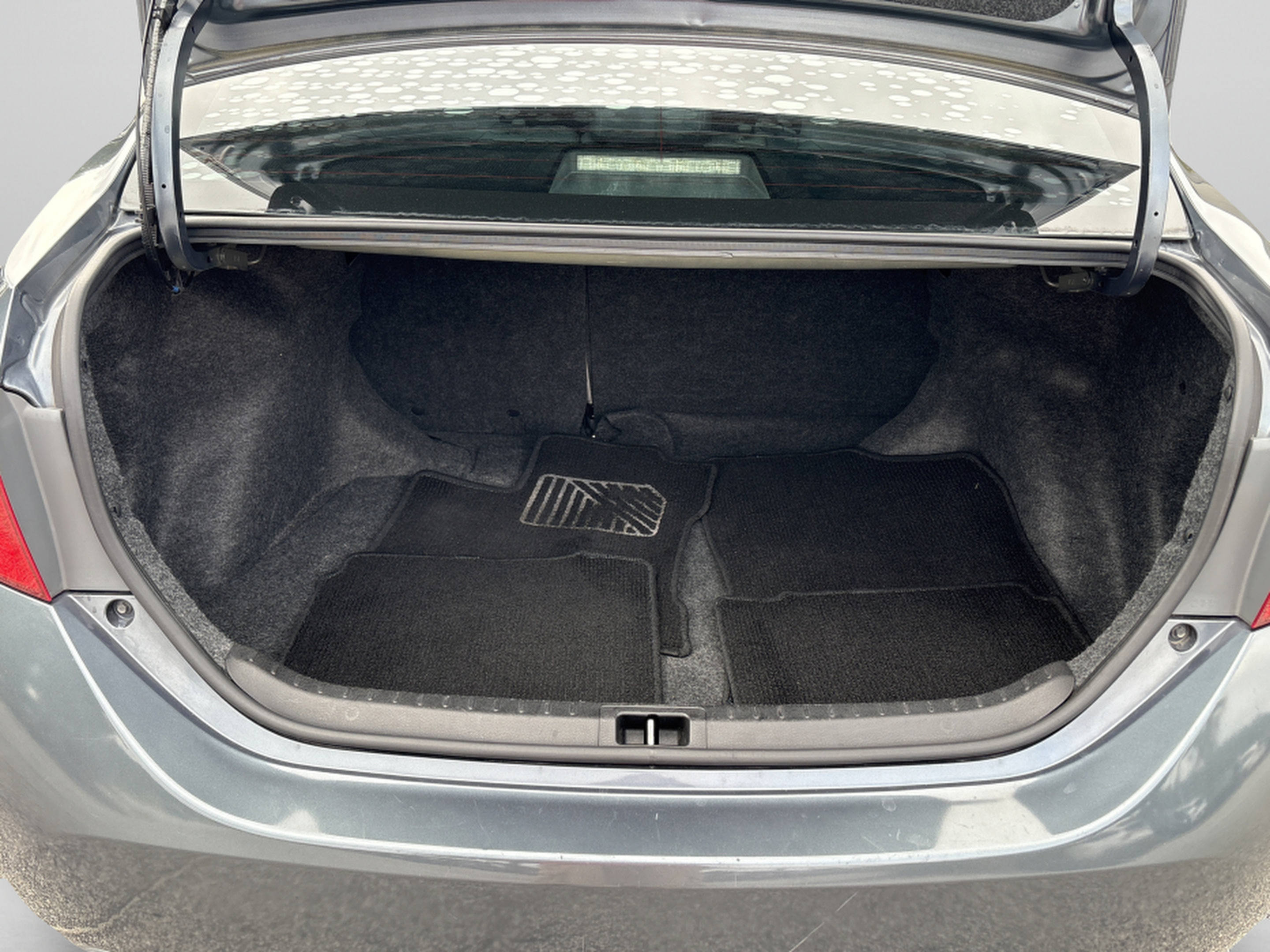 Used 2015 Toyota Corolla LE FWD image 23