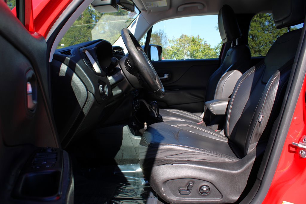 Used 2015 Jeep Renegade Limited image 12