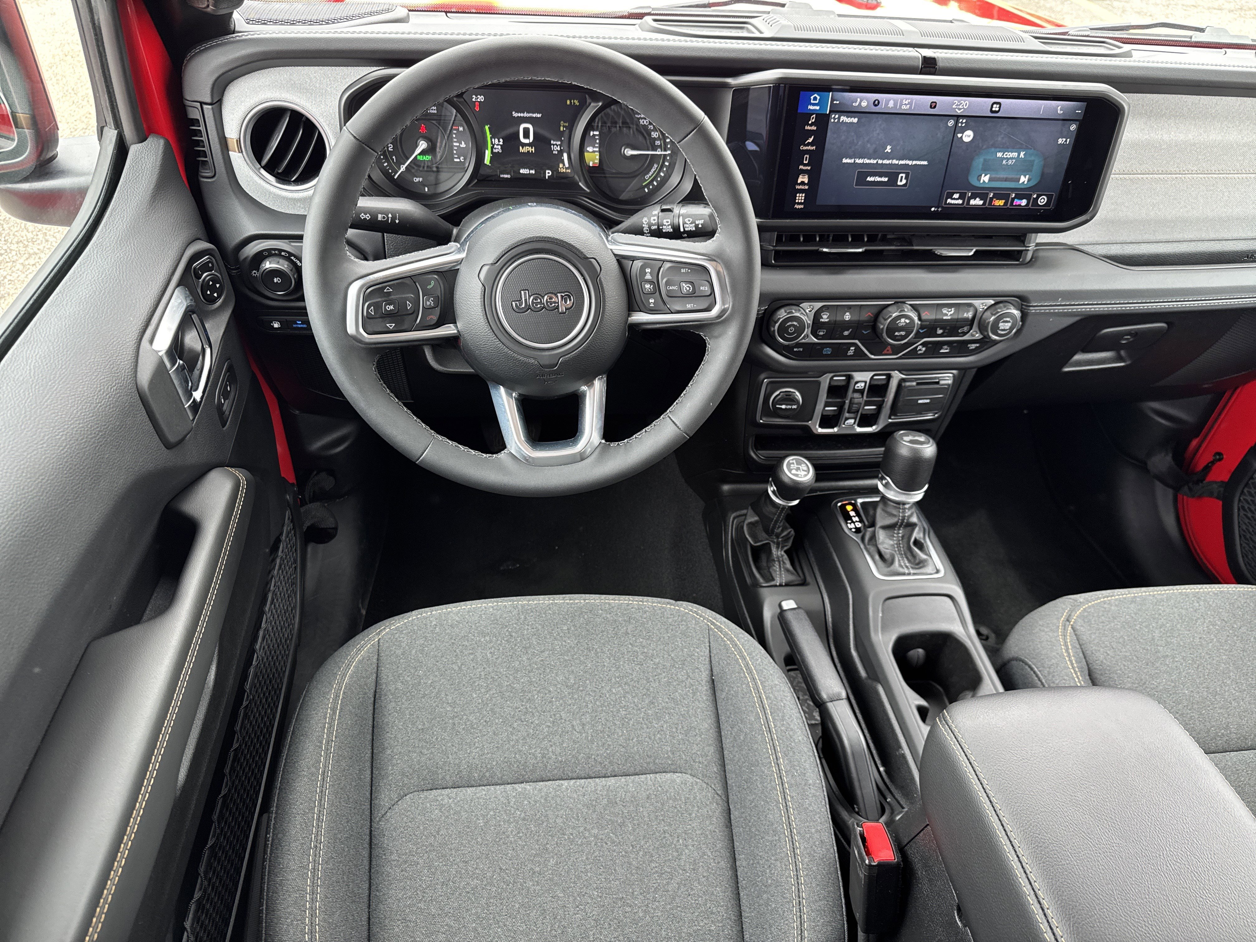 Used 2025 Jeep Wrangler Unlimited Sahara w/ Safety Group AWD/4WD image 7