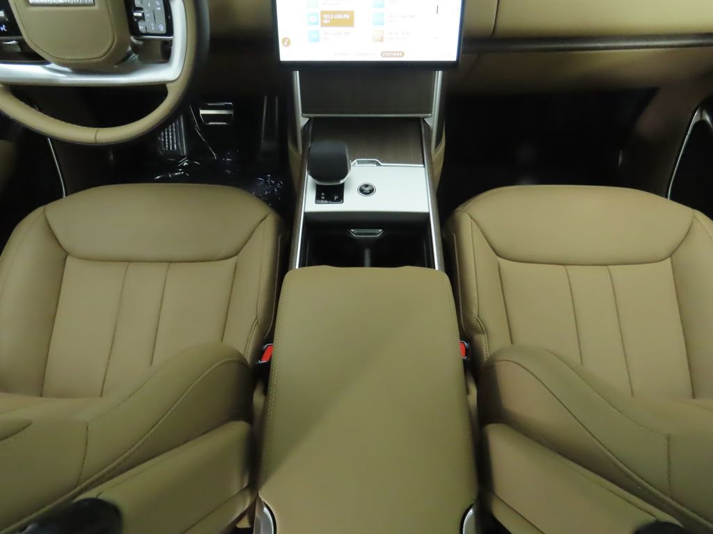 New 2025 Land Rover Range Rover SE image 18