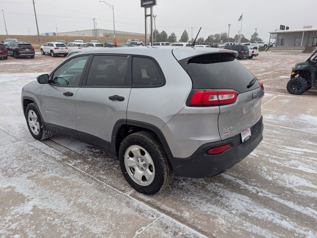 Used 2017 Jeep Cherokee Sport w/ Safety Group image 7