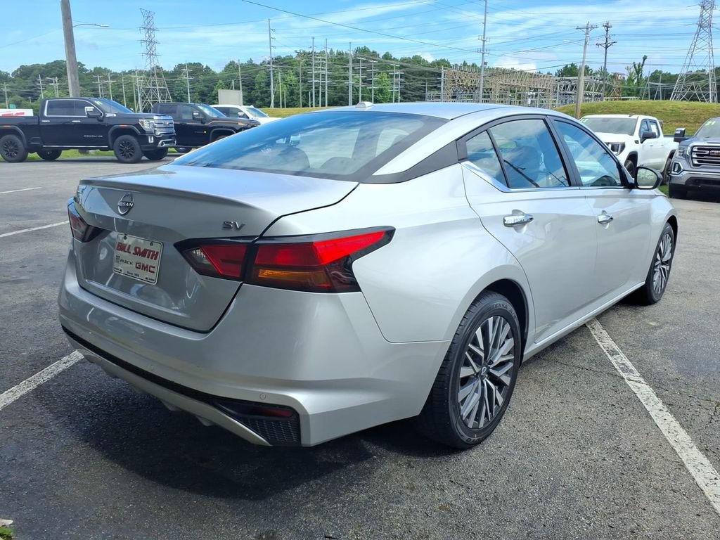 Used 2024 Nissan Altima 2.5 SV FWD image 7