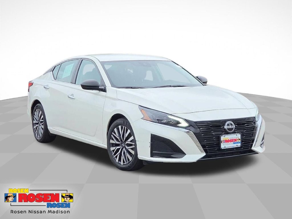Used 2025 Nissan Altima 2.5 SV FWD image 1