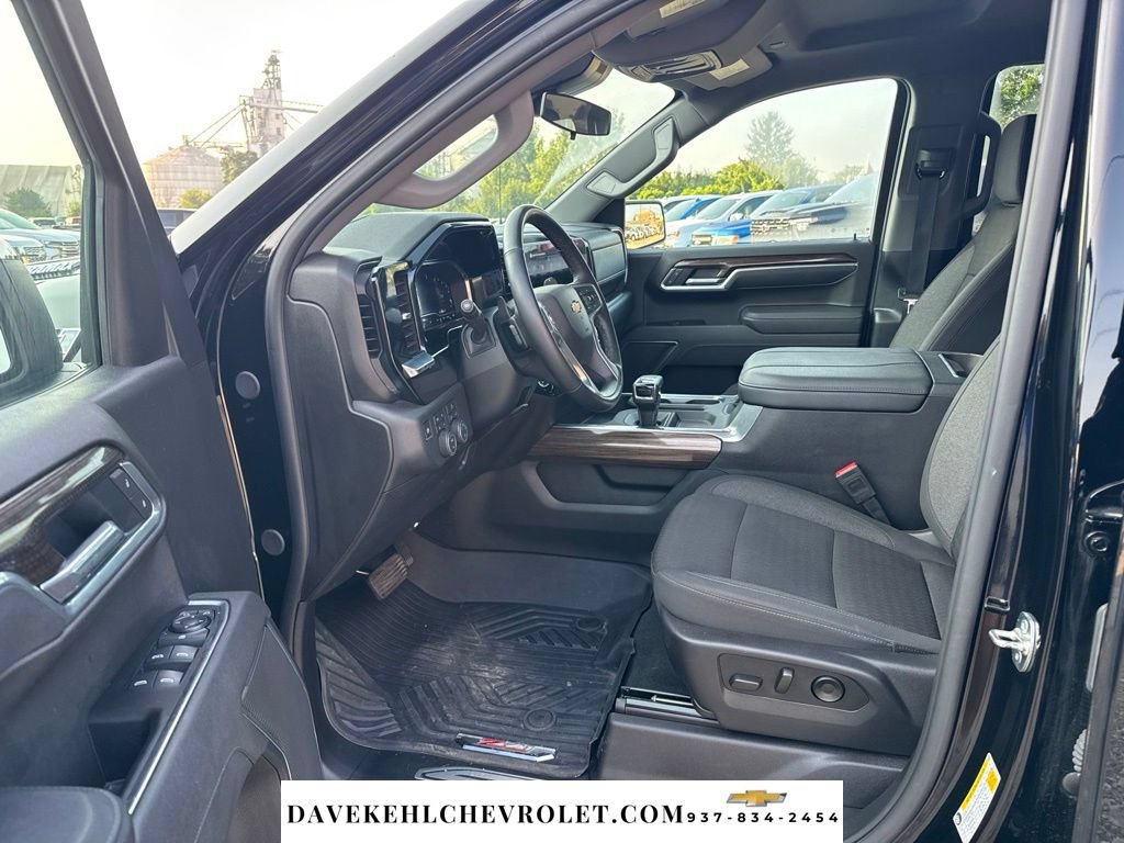 Used 2025 Chevrolet Silverado 1500 LT AWD/4WD image 10