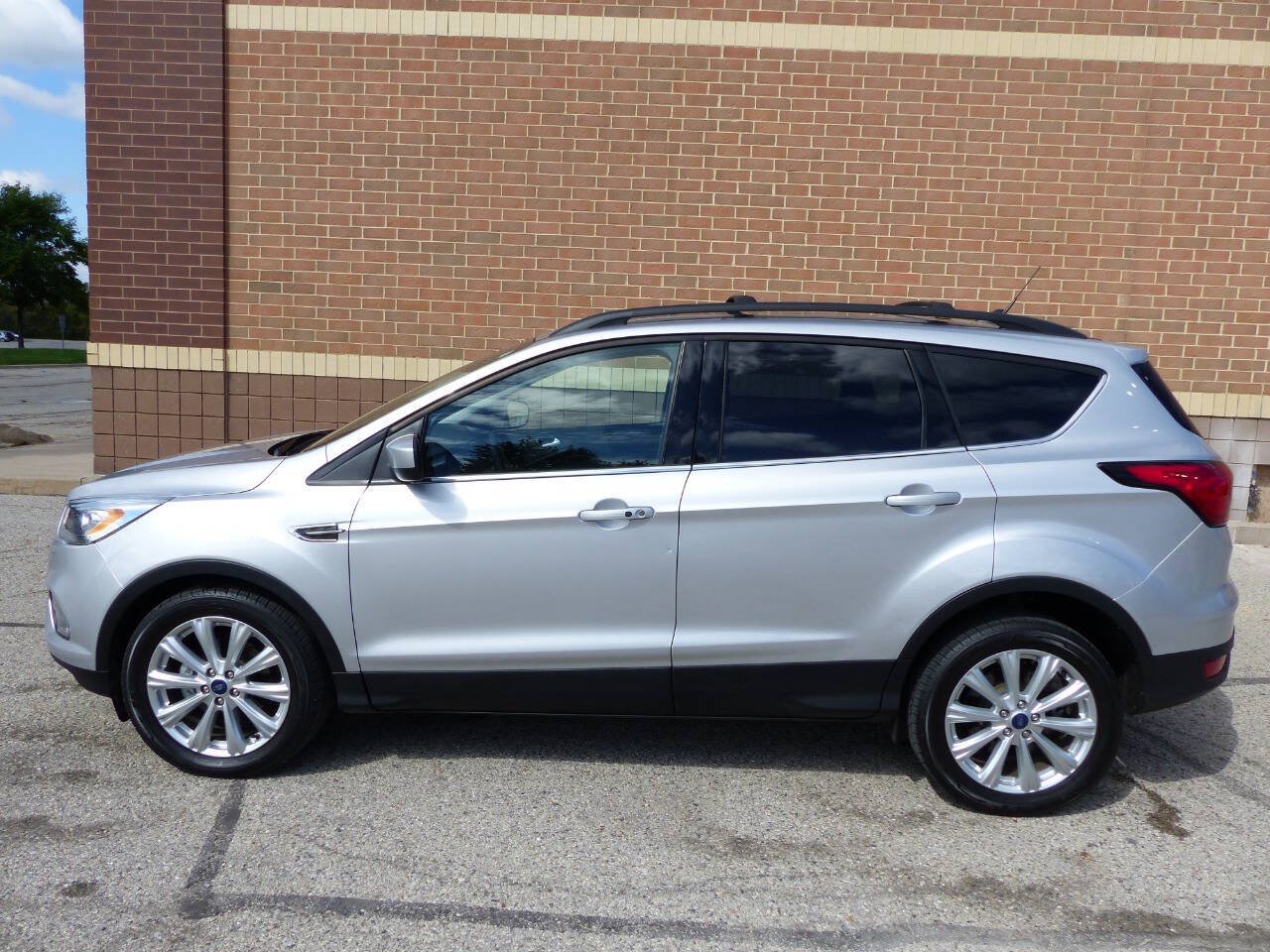 Used 2019 Ford Escape SEL FWD image 5